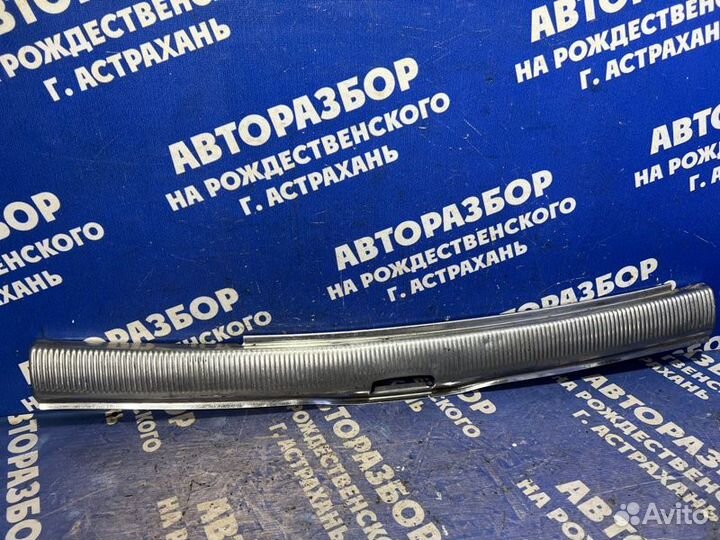 Накладка замка багажника Volkswagen Passat B5