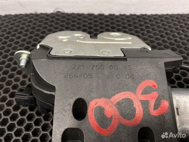 Замок багажника Mercedes-Benz S-Class W221 272.965