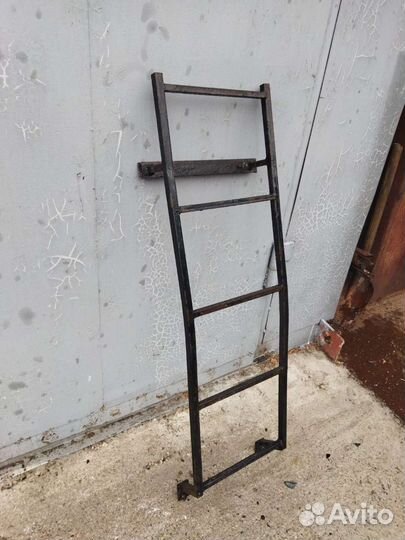 Лестница на крышу на УАЗ Патриот