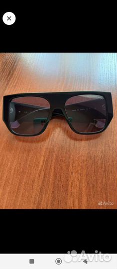 Солнцезащитные очки Victoria's Secret