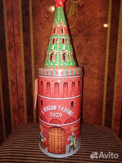 Метал. коробка кремлёвской новогодней ёлки