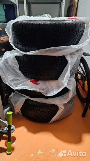 Pirelli Ice Zero FR 235/60 R18