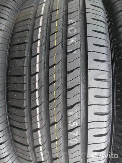 Nexen N'Fera RU5 215/60 R17 96H