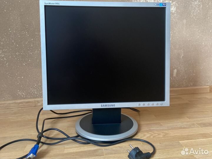 Монитор Samsung SyncMaster 940n
