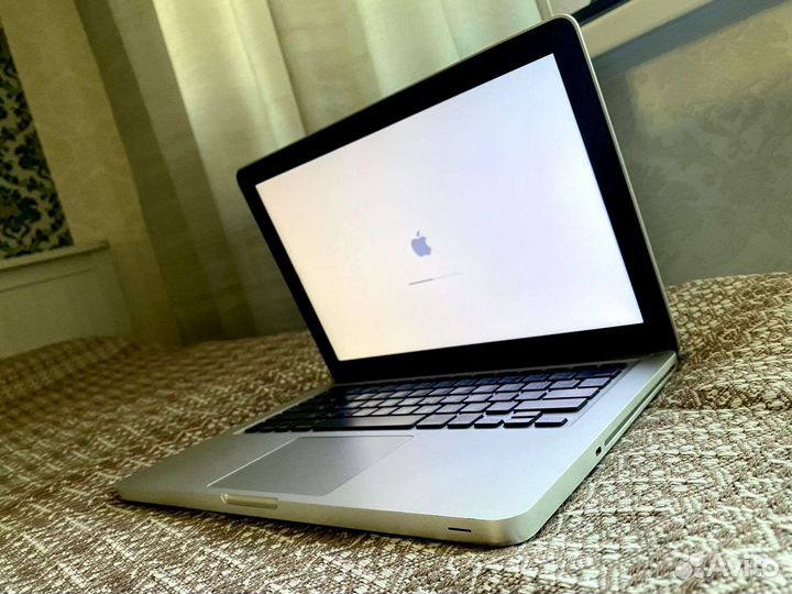 Надёжный, стильный MacBook Pro 13