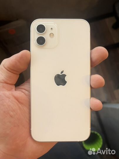 iPhone 12, 64 ГБ