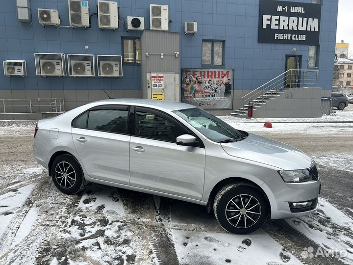 Skoda Rapid 1.6 AT, 2017, 145 000 км