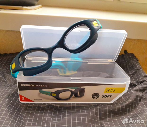 Очки для плавания Nabaiji и мешок для обуви Икеа