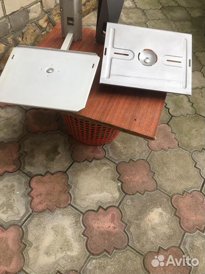 Подставка под телевизор навесная