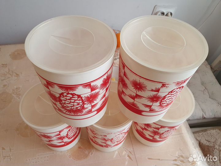 Емкости для хранения сыпучих продуктов