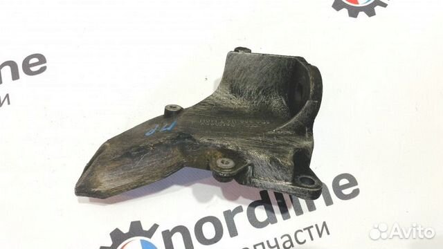 Кронштейн АКПП правый Audi A6 C5 2.4 ARJ 1999