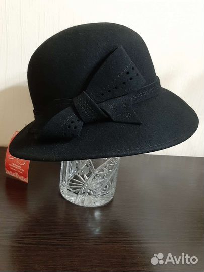 Шляпа фетровая женская и перчатки