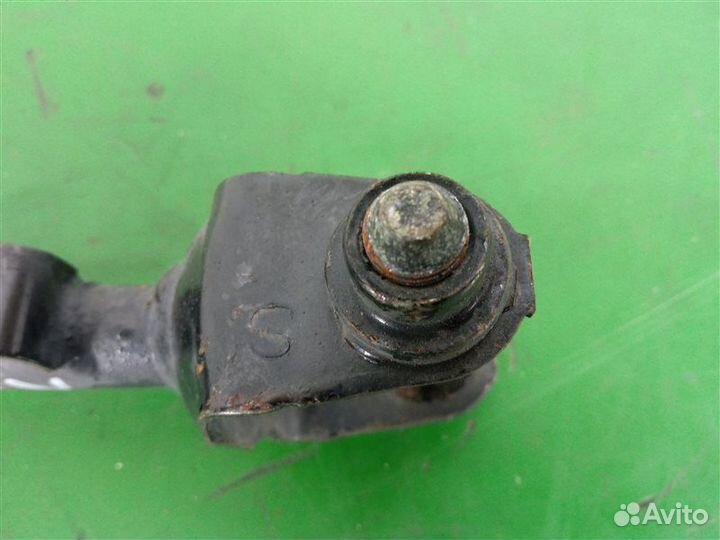 Рычаг подвески задний правый Honda Stream RN8