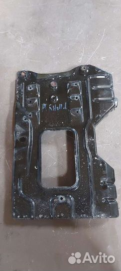 Площадка аккумулятора Mercedes w204