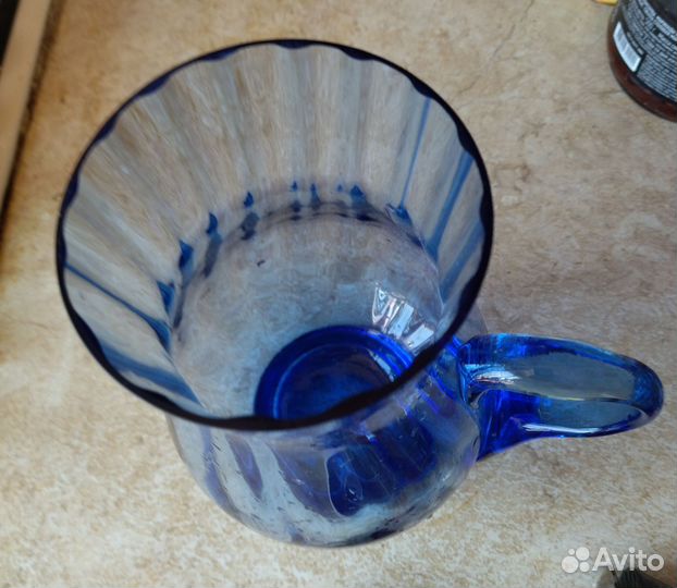 Кувшин синее стекло