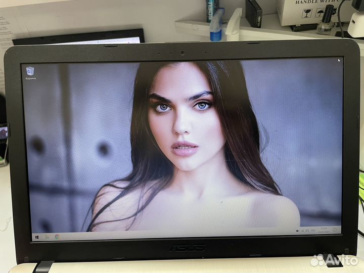 Ноутбук asus с быстрым SSD и FHD монитором