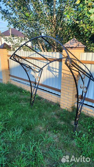 Козырек над крыльцом из металла