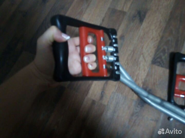 Тренажор для грудной клетки и рук