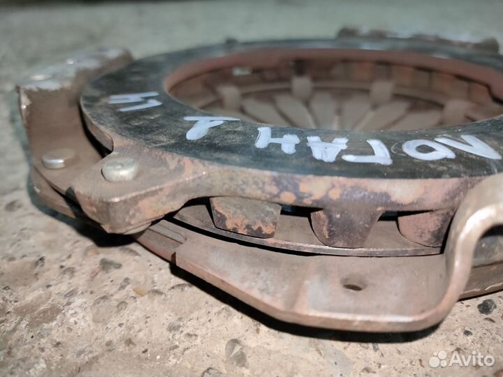 Корзина с диском сцепления Renault Logan 1