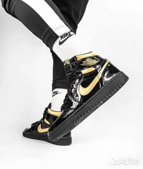 Nike Air Jordan 1 Retro High OG Black Gold