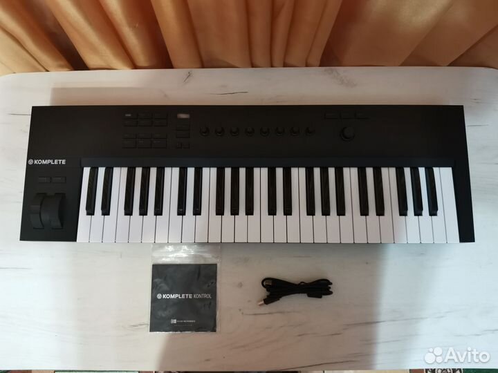 Native instruments komplete kontrol a49