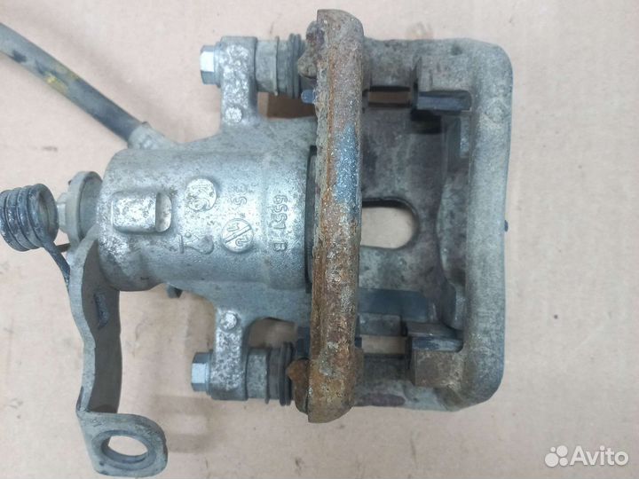 Суппорт задний правый Киа Сид 2 JD