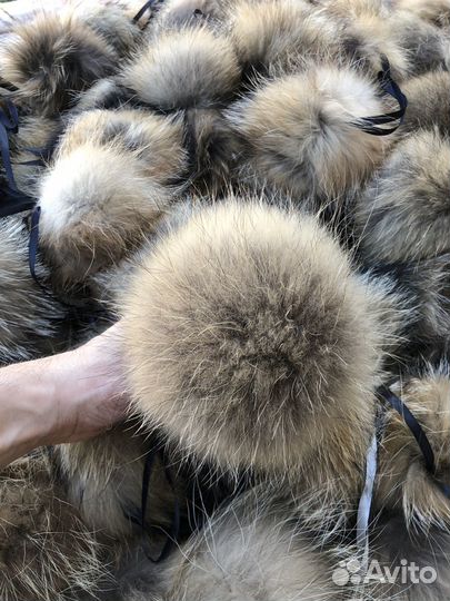 Помпон из енота