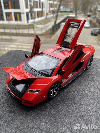 Модель авто Lamborghini Countach LPI