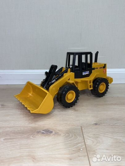 Пожарная машина, бульдозер, грузовик, кран