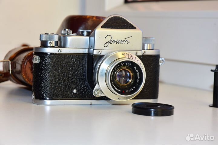 Зенит 1 Зеркальный пленочный фотоаппарат СССР