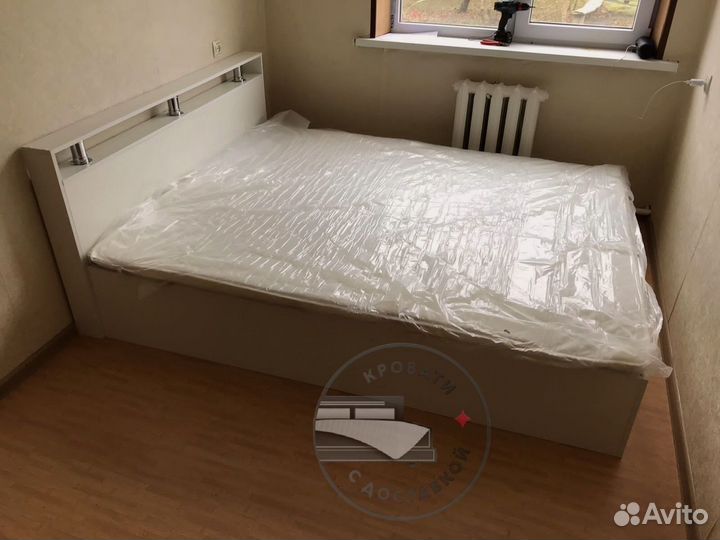 Кровать с матрасом