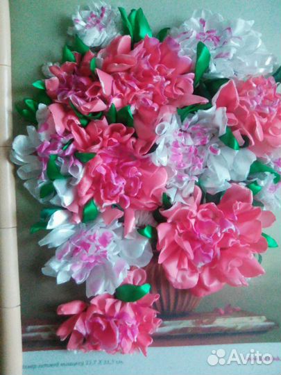 Картина вышитая лентами