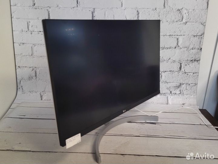 Монитор LG 27