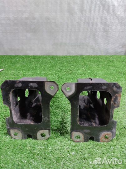 Кронштейн подрамника правый Mazda CX-5 (KE) 2016