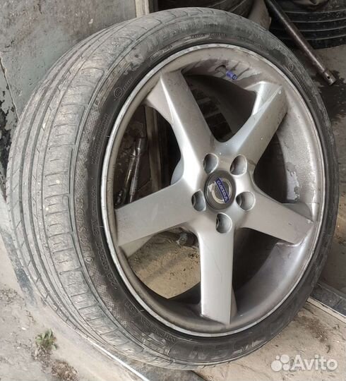 Kapsen Headking S2000 215/40 R17 87W