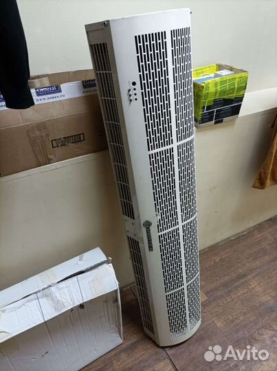 Тепловентилятор настенный б/у 380w