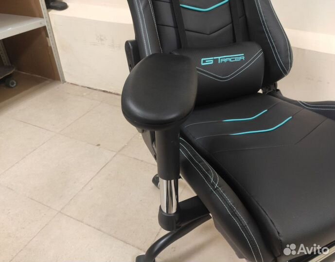 Игровое (геймерское) кресло с механизмом качания