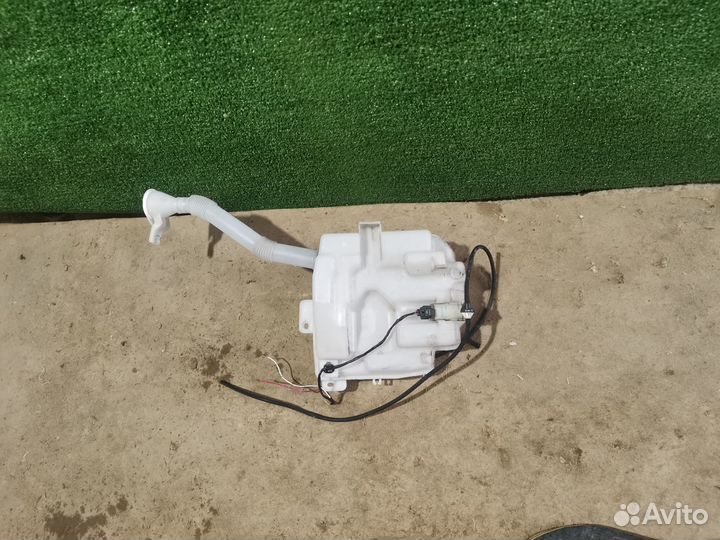 Бачок омывателя лобового стекла Mitsubishi ASX