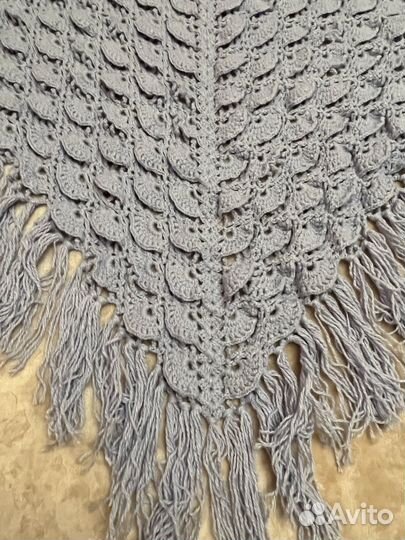 Шаль вязанная новая