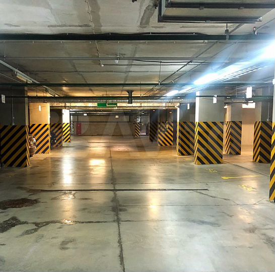 Машиноместо, 13 м²