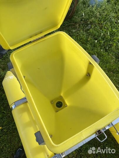 Кормушка для рыб