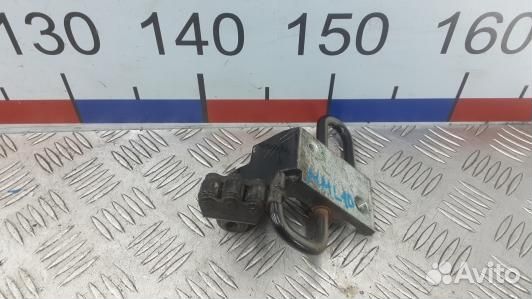 Петля передняя правая volkswagen passat B6 (MML10F