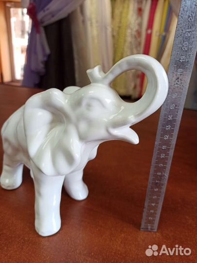 Статуэтка слон