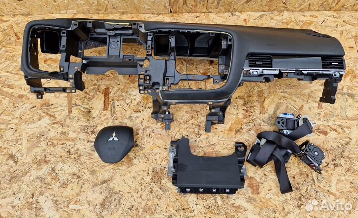 SRS система Митсубиси Аутлендер 3