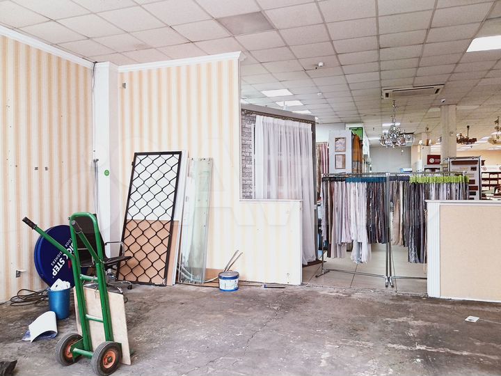 Площади на 2-м этаже ТЦ, 1-я линия, 36 м²