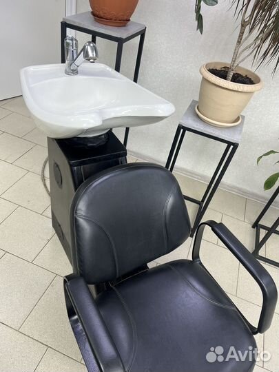 Парикмахерское кресло