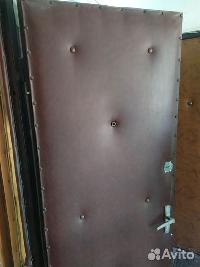 Дверь входная металлическая стальная железная