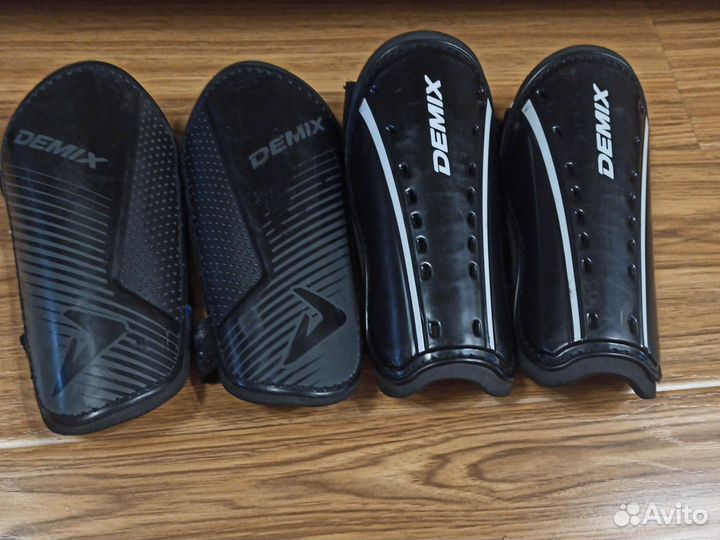 Щитки футбольные детские Demix