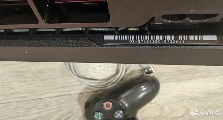 Ps4 slim 500gb (с 2мя джостиками )