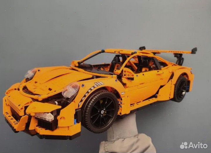 Яркий оранжевый Porsche 911 GT3 RS для сборки